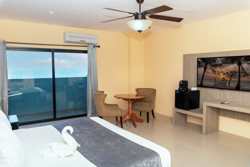 Pickwick Park View Hotel — Belize City — photo 3