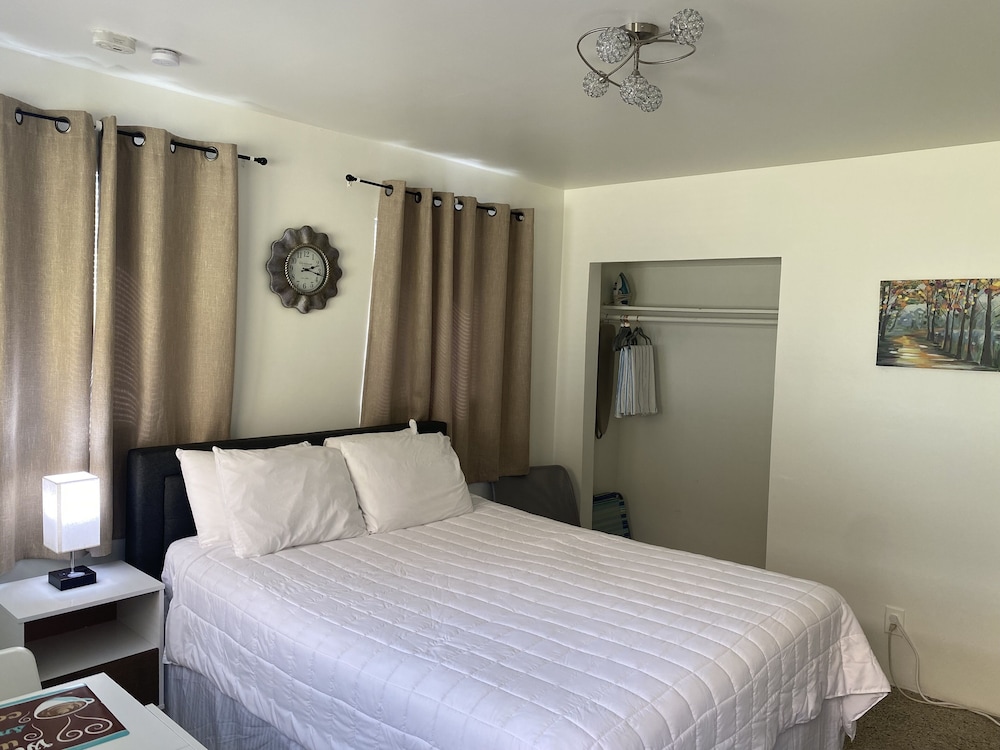 Tiana Beach Inn - photo 9