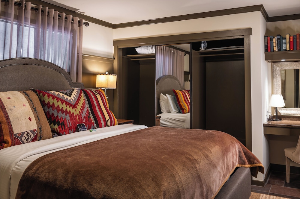 Highland Haven Creekside Inn - photo 39