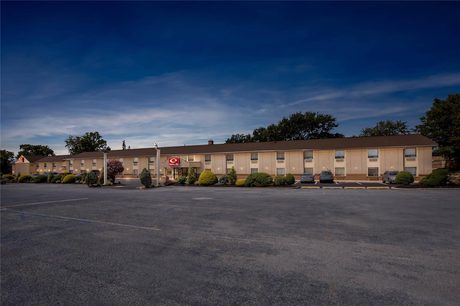 Econo Lodge Woodbridge - photo 39