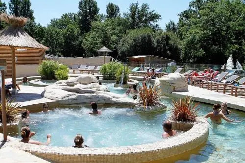 Camping Mayotte Vacances — 5-Star Luxury Hotel in Biscarrosse, France