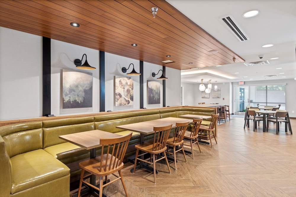 Fairfield Inn & Suites by Marriott Hickory - photo 23