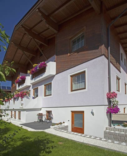 Haus Christa — 4-Star Luxury Hotel in Flachau, Austria