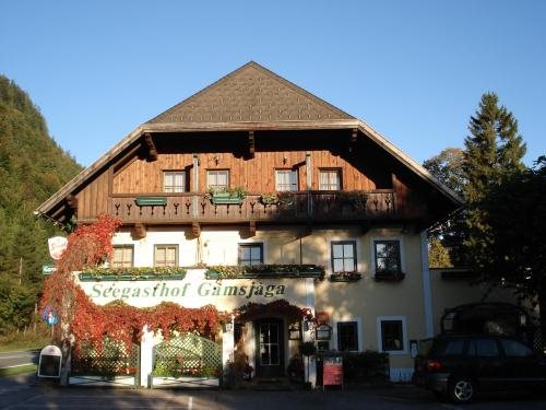 Seegasthof Gamsjaga in Sankt Gilgen, Austria