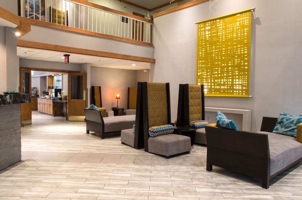 Greenstay Hotel & Suites - photo 9