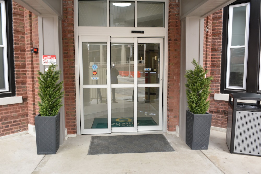 Quality Inn & Suites Kansas City Downtown - photo 3