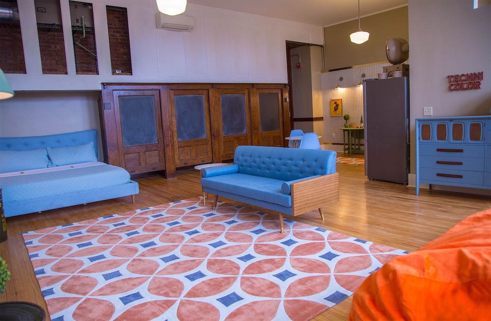 School 31 Lofts at Colors Studios - photo 46