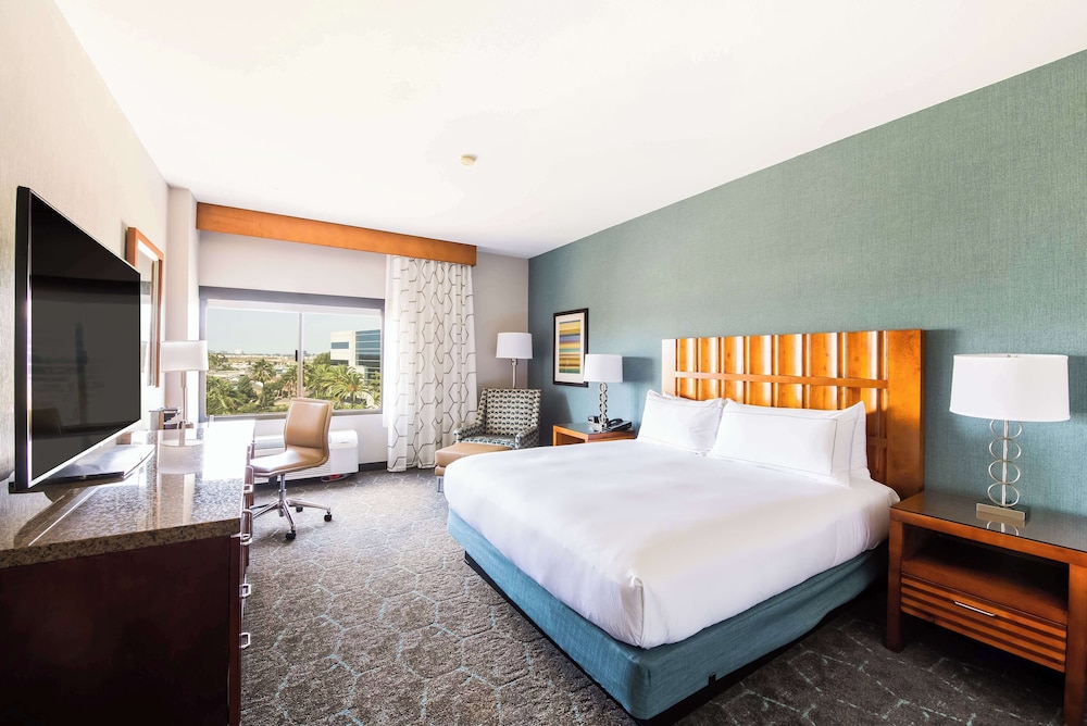 DoubleTree by Hilton Carson - photo 13