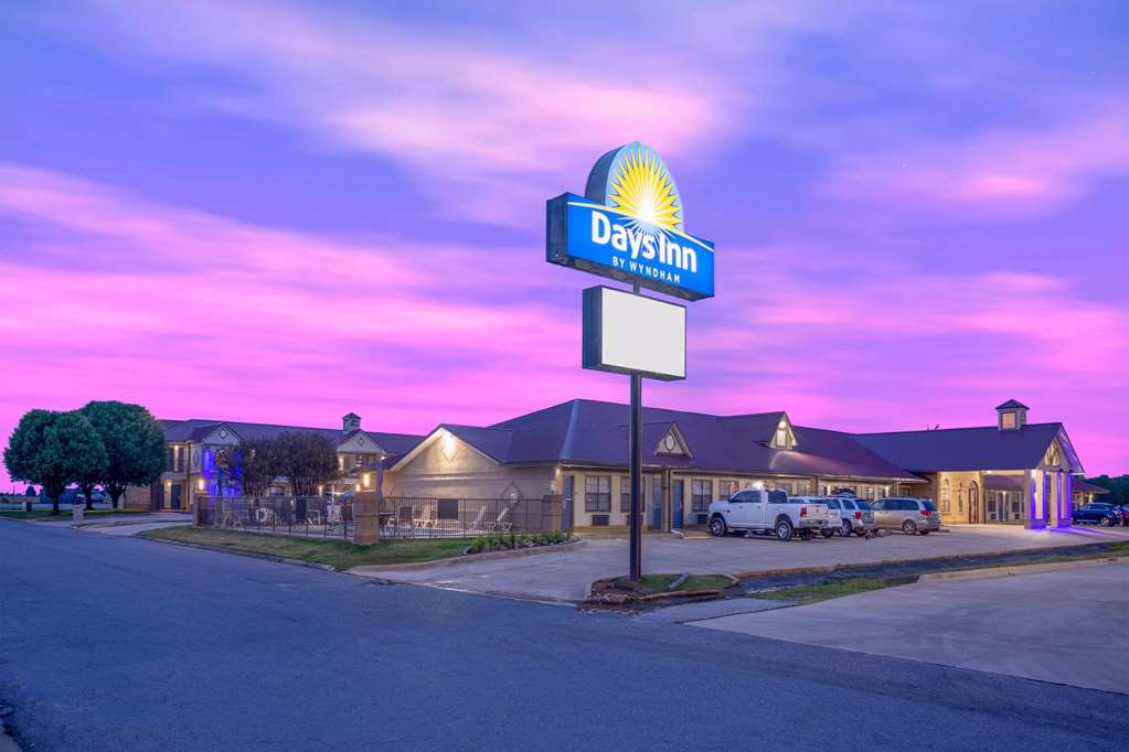 Days Inn by Wyndham Lonoke - photo 4