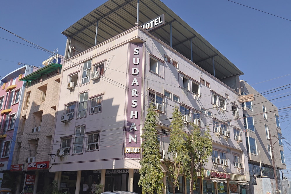 Hotel Sudarshan Palace in Bhopal, India