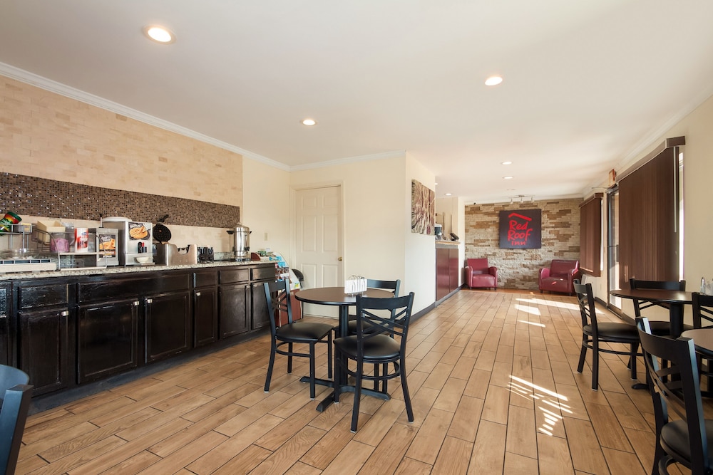 Red Roof Inn Santee - photo 24