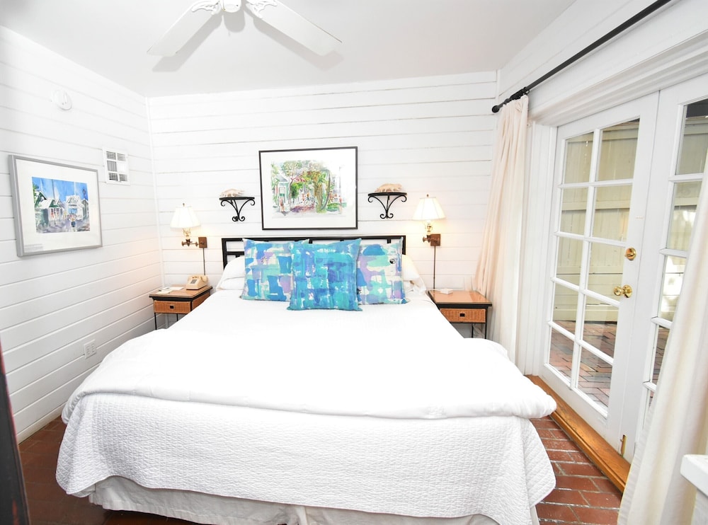 Simonton Court Historic Inn & Cottages - photo 120