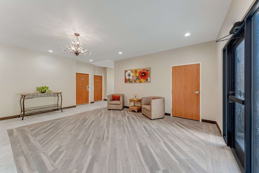 Americas Best Value Inn San Antonio Downtown Riverwalk - photo 4
