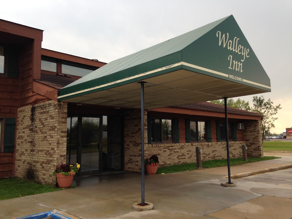 River Bend's Walleye Inn - photo 26