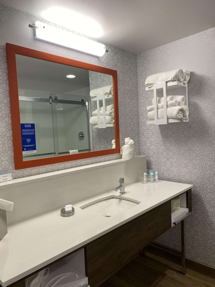 Hampton Inn & Suites Olean - photo 36