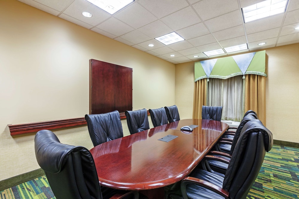 Hampton Inn & Suites El Paso West - photo 48