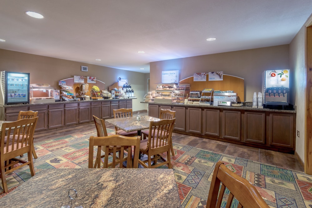 Holiday Inn Express Hotel & Suites Raton by IHG - photo 49