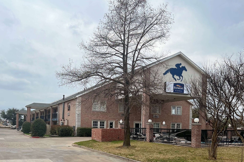 Baymont by Wyndham Willow Park - photo 17