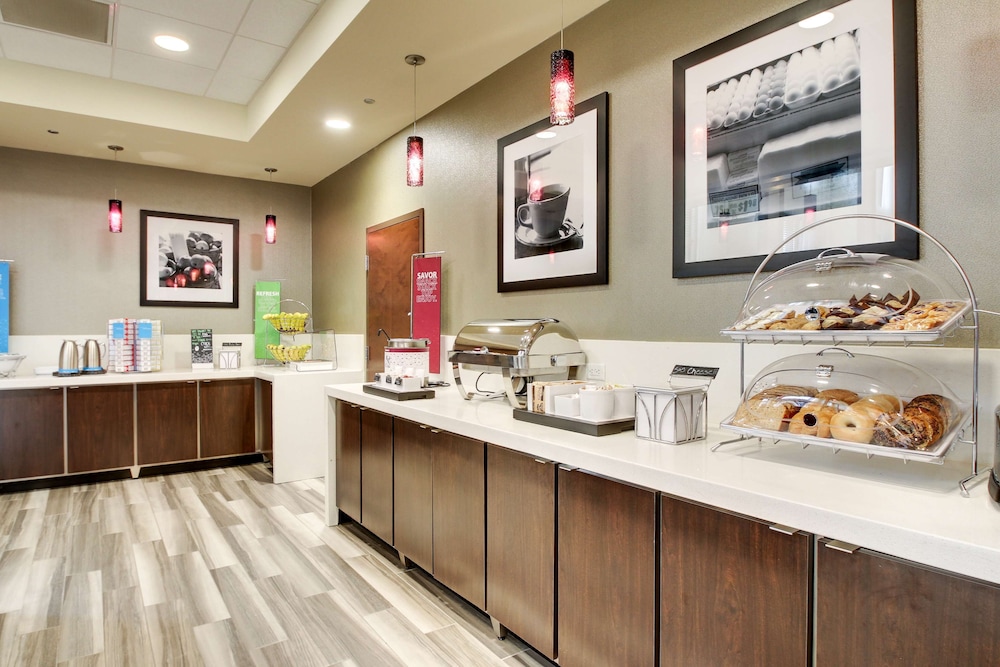 Hampton Inn & Suites Greenville Airport SC - photo 53