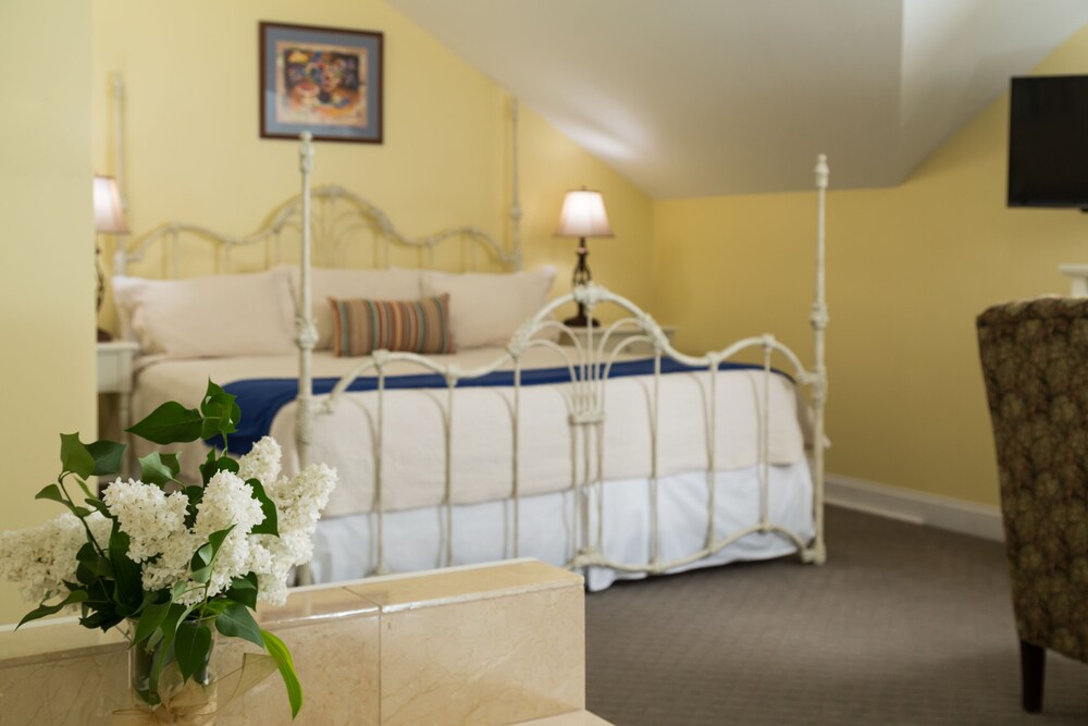 Wolf Cove Inn - photo 15
