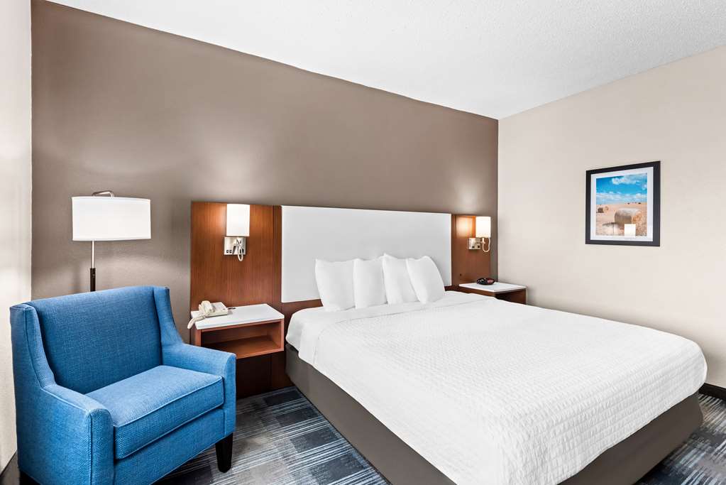 Best Western Ottumwa Inn & Suites - photo 11