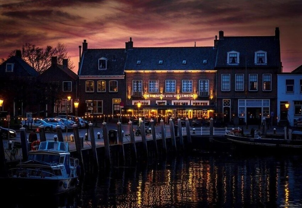 Het Wapen Van Willemstad — hotel in Schiedam