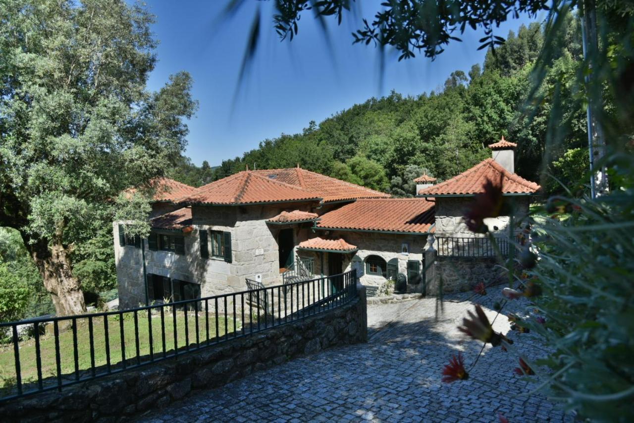 Maisons Des Fleurs — hotel in Vila Verde