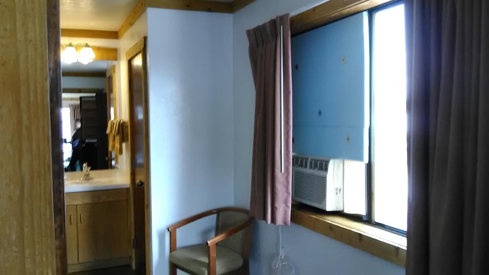 Bellevue High Country Motel - photo 20