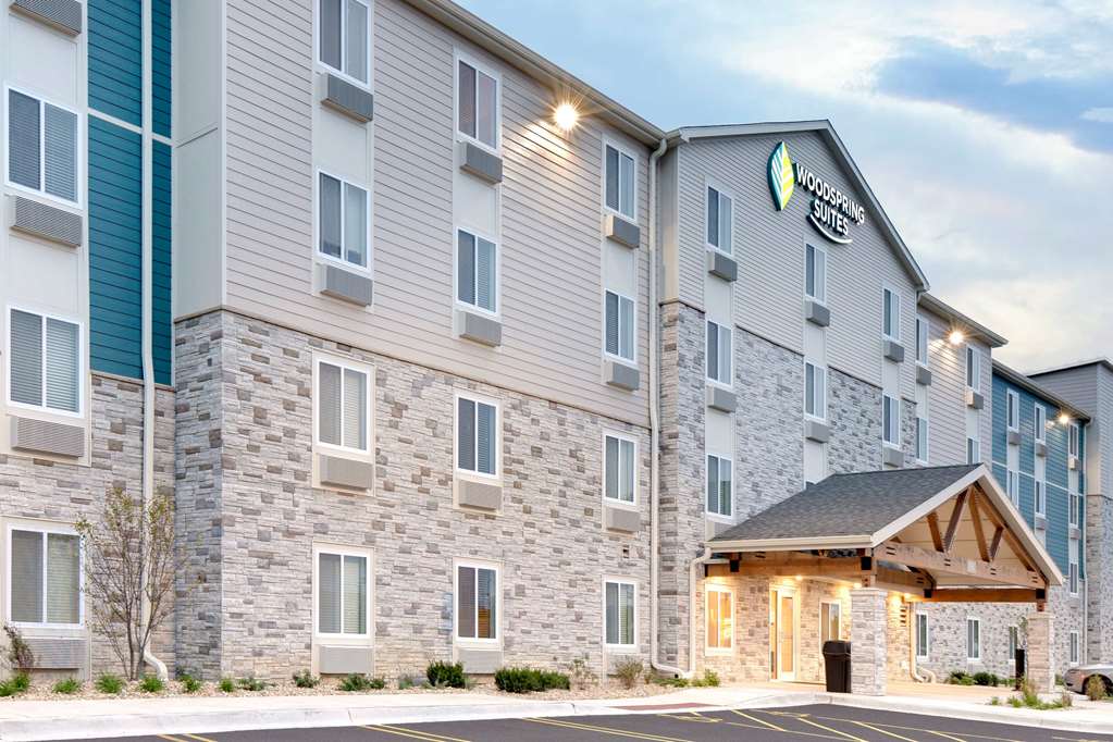 WoodSpring Suites Carol Stream Chicago - photo 4