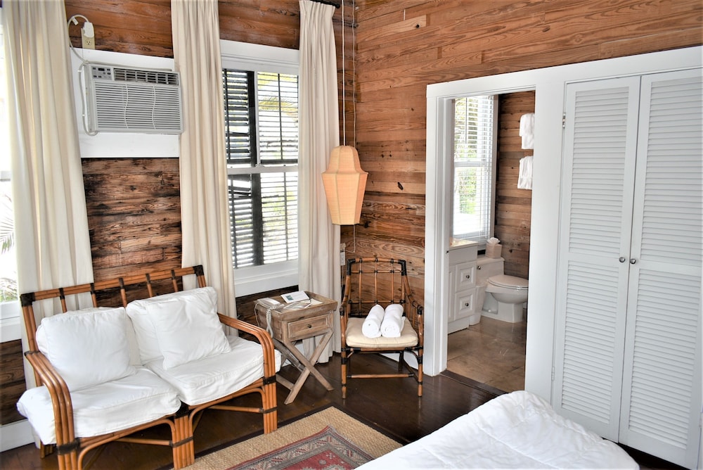 Simonton Court Historic Inn & Cottages - photo 43