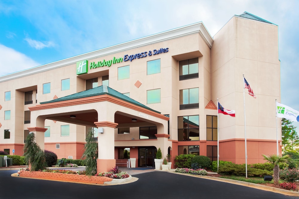 Holiday Inn Express Hotel & Suites by IHG — hotel in Lawrenceville