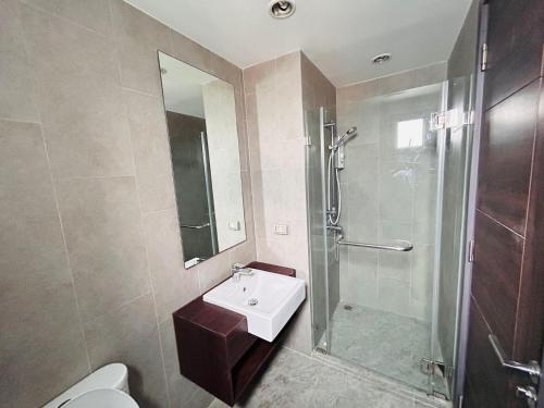 CE condo one bedroom 01