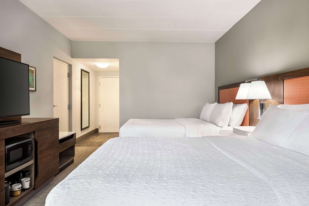 Hampton Inn Quakertown - photo 8