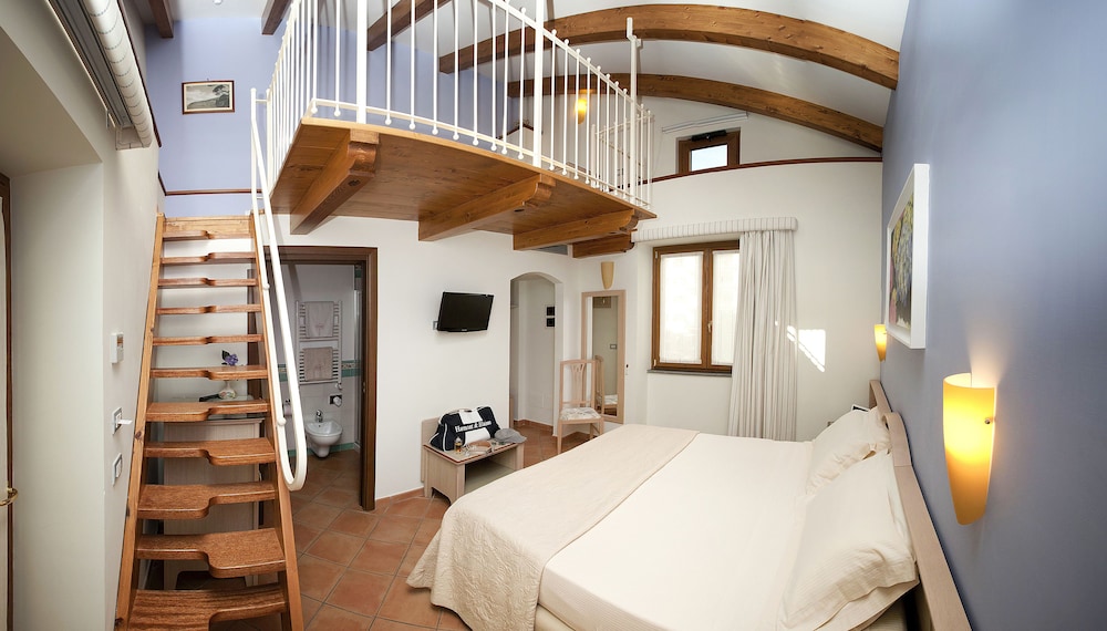 Angiolina Relais — 4-Star Luxury Hotel in Sorrento, Italy