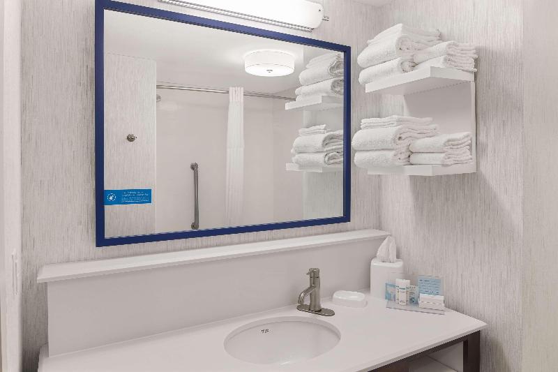 Hampton Inn Lagrange near Callaway Gardens - photo 46