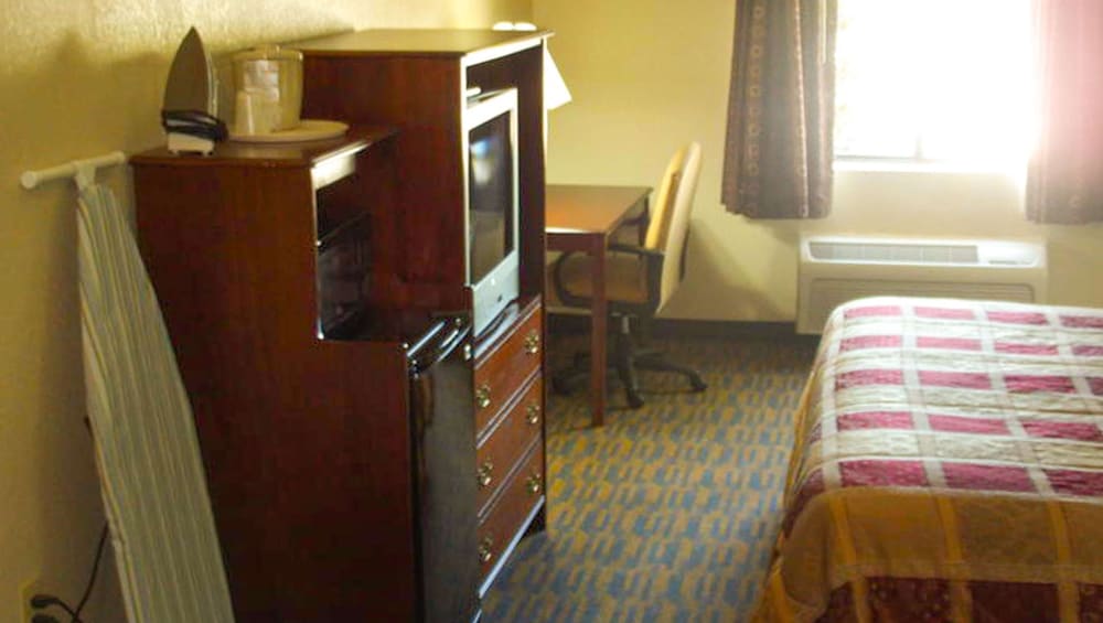 Western Motel Inn and Suites Hazlehurst - photo 12