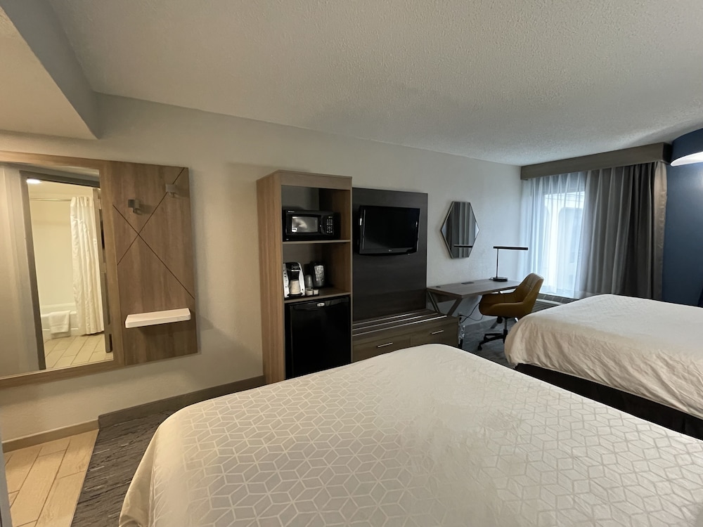 Holiday Inn Express Burlington by IHG - photo 10