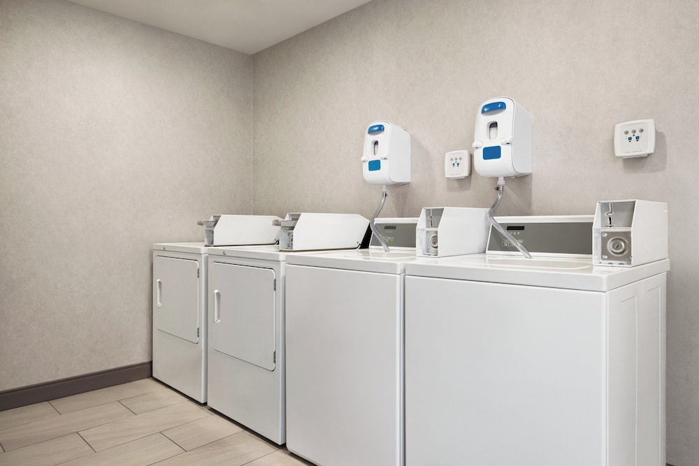 Holiday Inn Express Syracuse Airport by IHG - photo 26