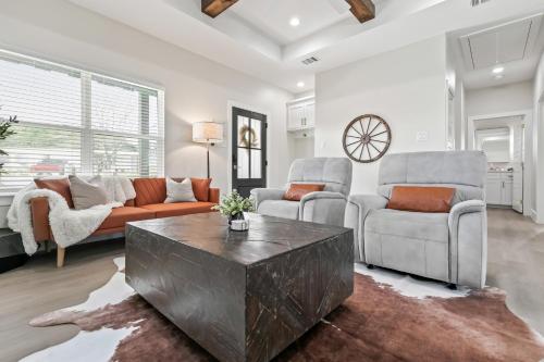 Buffalo Run Retreat Family Friendly Sleeps 6 in Granbury, United States