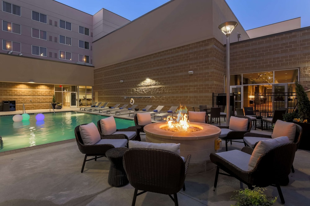 DoubleTree by Hilton Evansville - photo 72