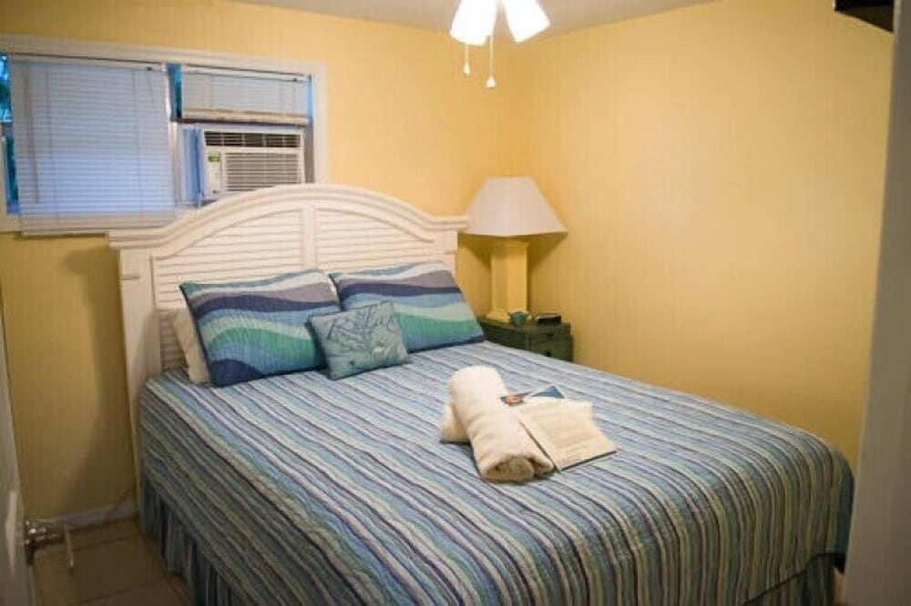 138 140 Delmar Genny's Landing Fort Myers Beach - photo 2