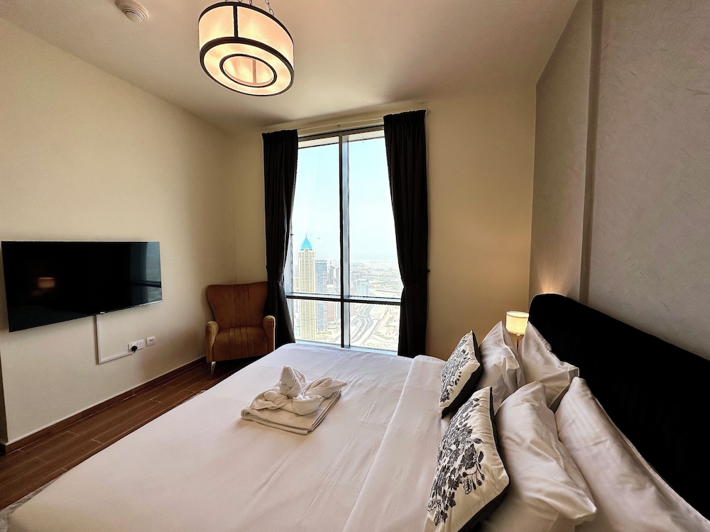 Lux Bnb I Amna Tower I Sky Line Views — 4-Star Luxury Hotel in Dubai, United Arab Emirates