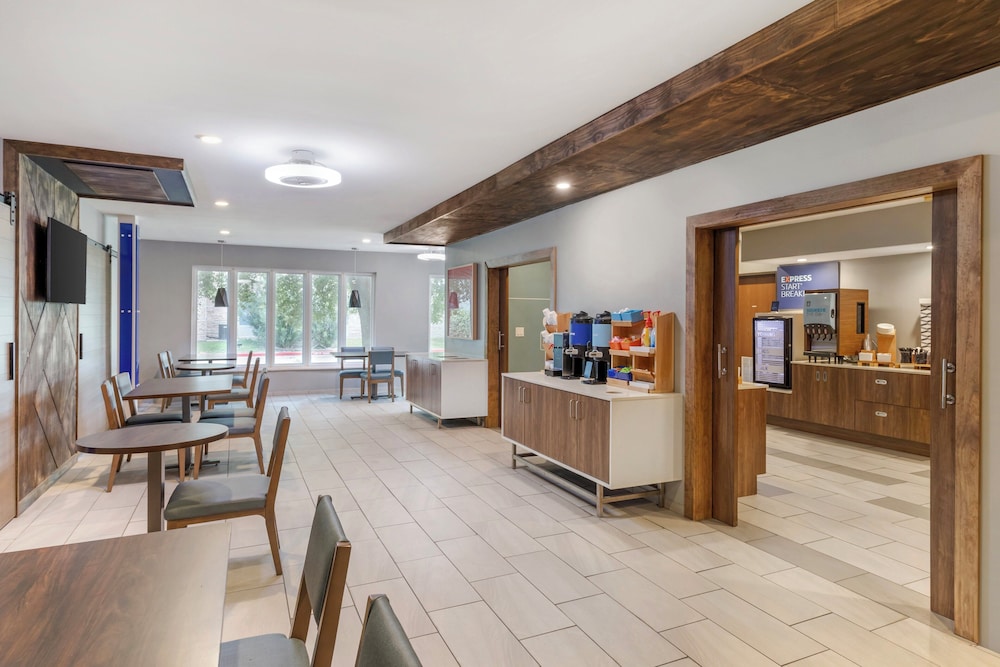 Holiday Inn Express & Suites Alice by IHG - photo 36