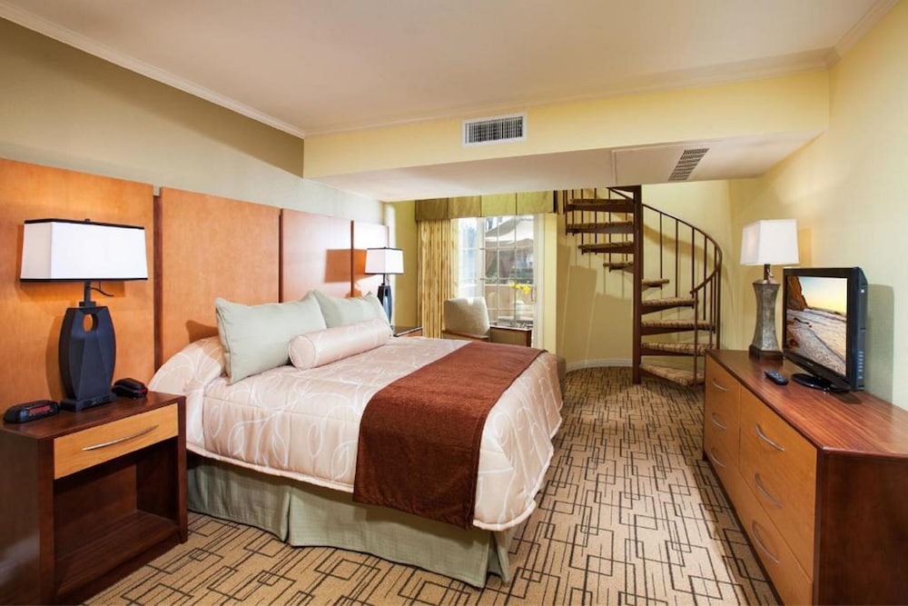 Winners Circle Resort - photo 7
