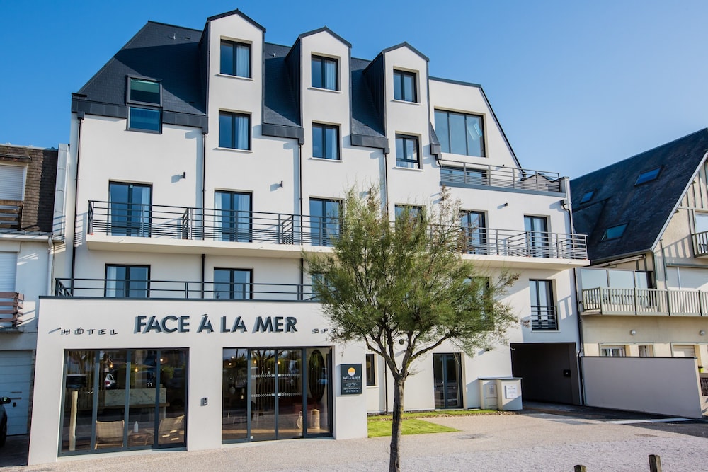 Hôtel Spa Face à la Mer — Cabourg — photo 2