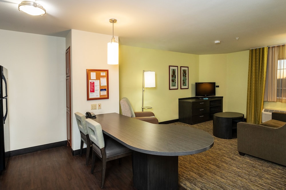 Candlewood Suites Roswell New Mexico an IHG Hotel - photo 3