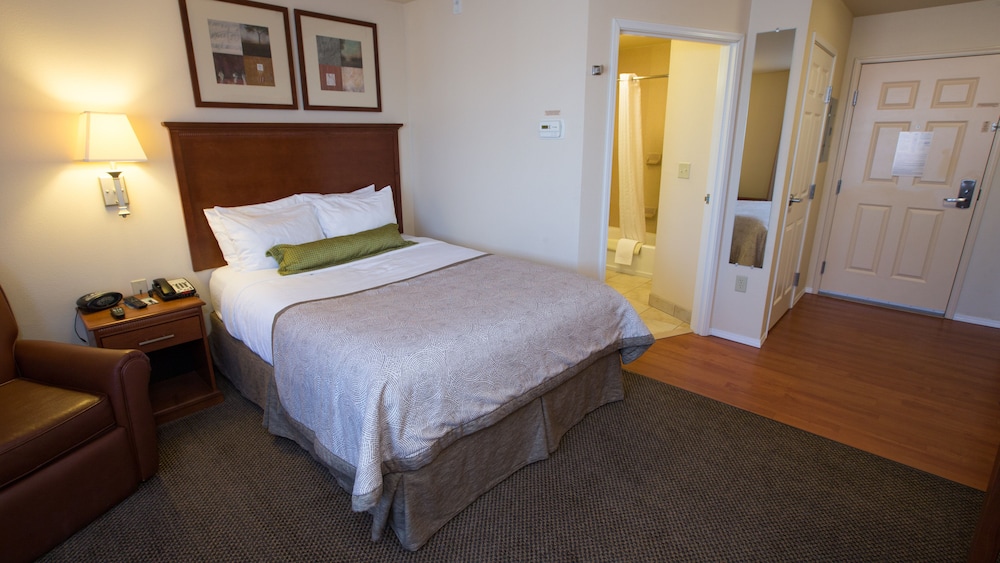 Candlewood Suites Springfield by IHG - photo 7