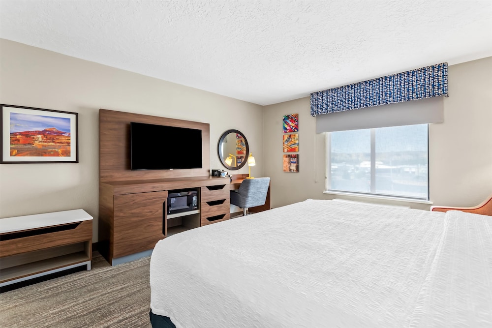Hampton Inn & Suites Farmington - photo 4