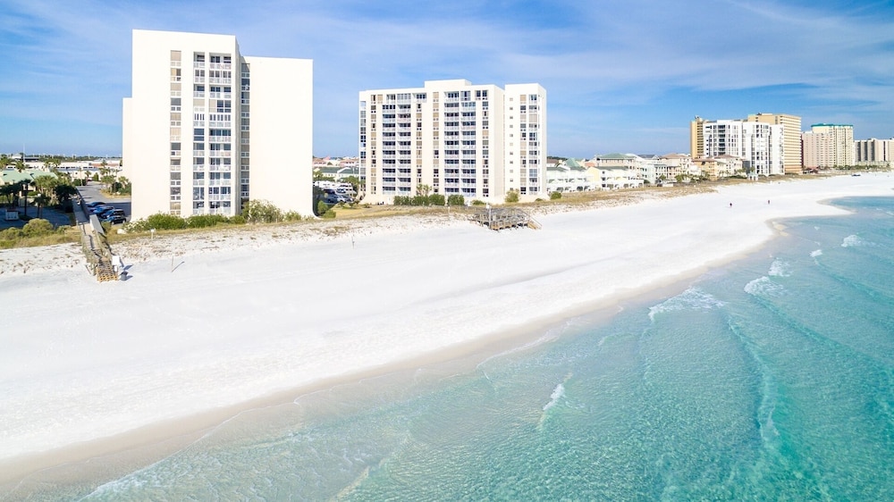 Shoreline Towers 1023 2 Bedroom Condo by RedAwning - photo 5
