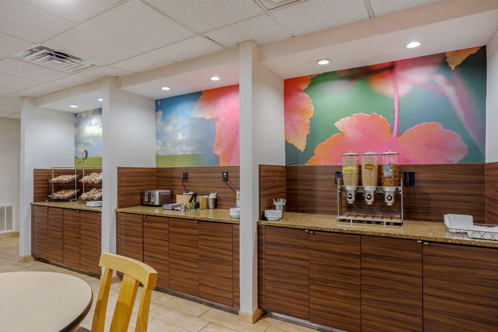 Comfort Inn & Suites Mt. Laurel Philadelphia - photo 35